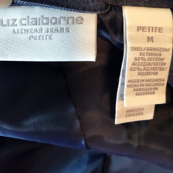 Liz Claiborne Blue Blazer. Petite Medium. - Picture 4 of 8